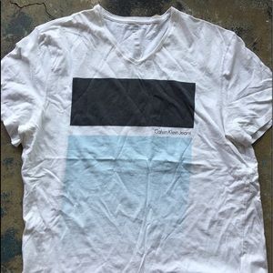 Vintage Calvin Klein tee Vneck